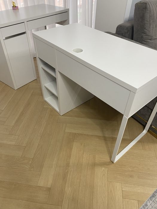 Продам писменный стол Микке от ИКЕА