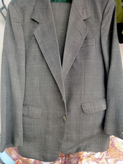 Костюм 4000 тенге