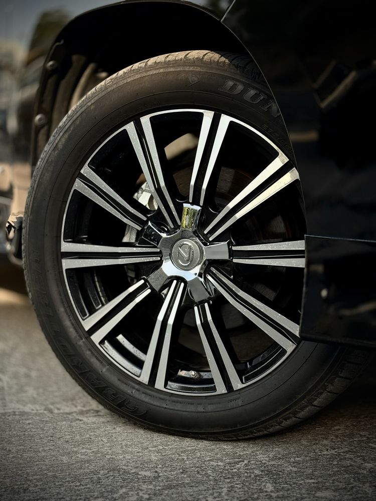 Lexus 570 Super Sport (Black Edition S) 2019