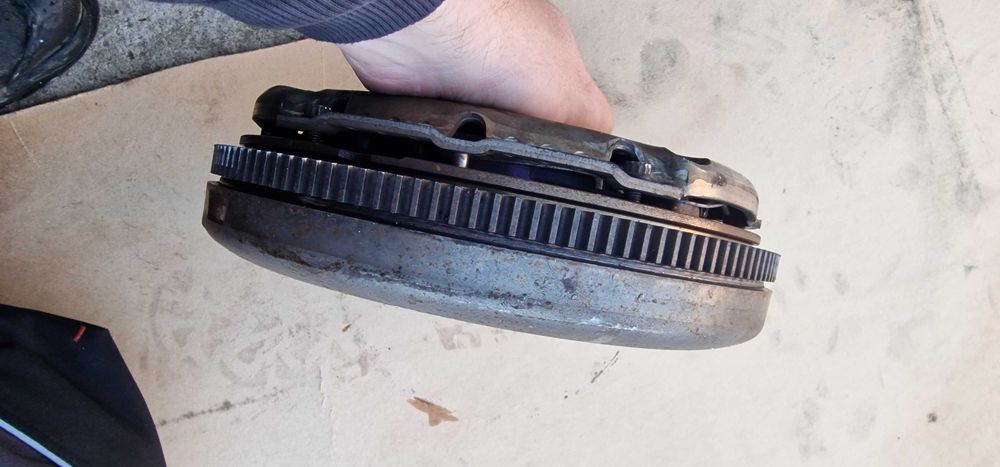 Volanta cu Kit Ambreiaj Skoda Octavia 2 1.6 tdi CAYC