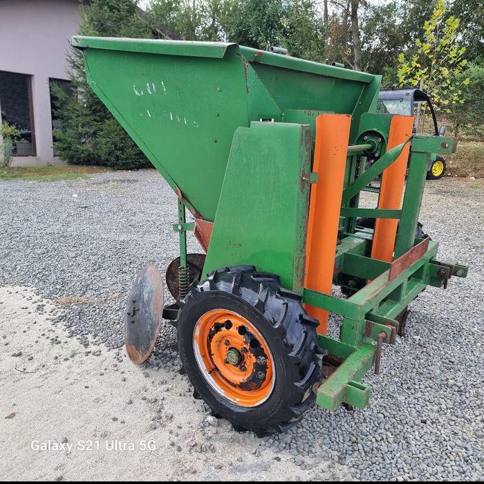 Semănătoare cartofi 2 randuri