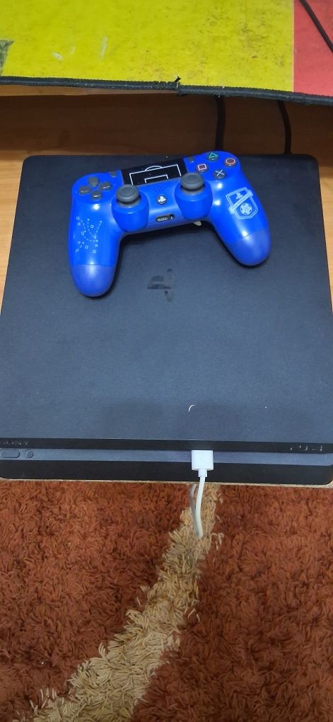 Vând volan cu pedale si schimbător si PS 4