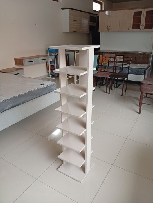 Oyoq kiyimlar taxlagich