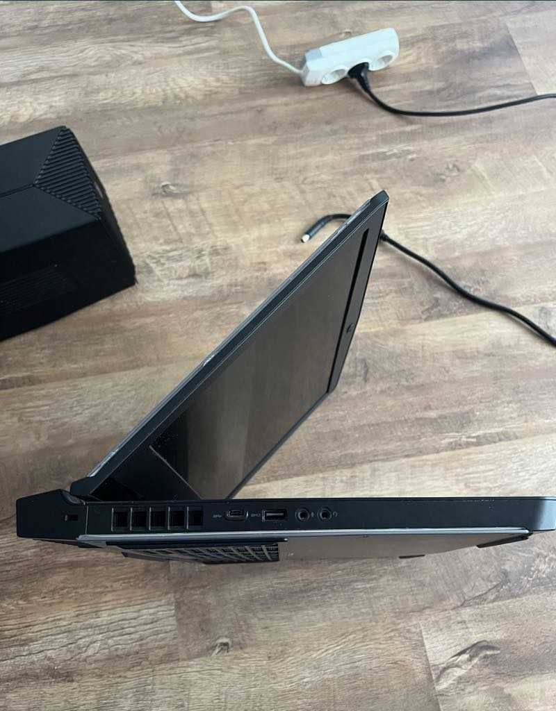 Alienware 17R4 Intel Core i7 7820HK NVIDIA GTX 1080 Graphics Amplifier