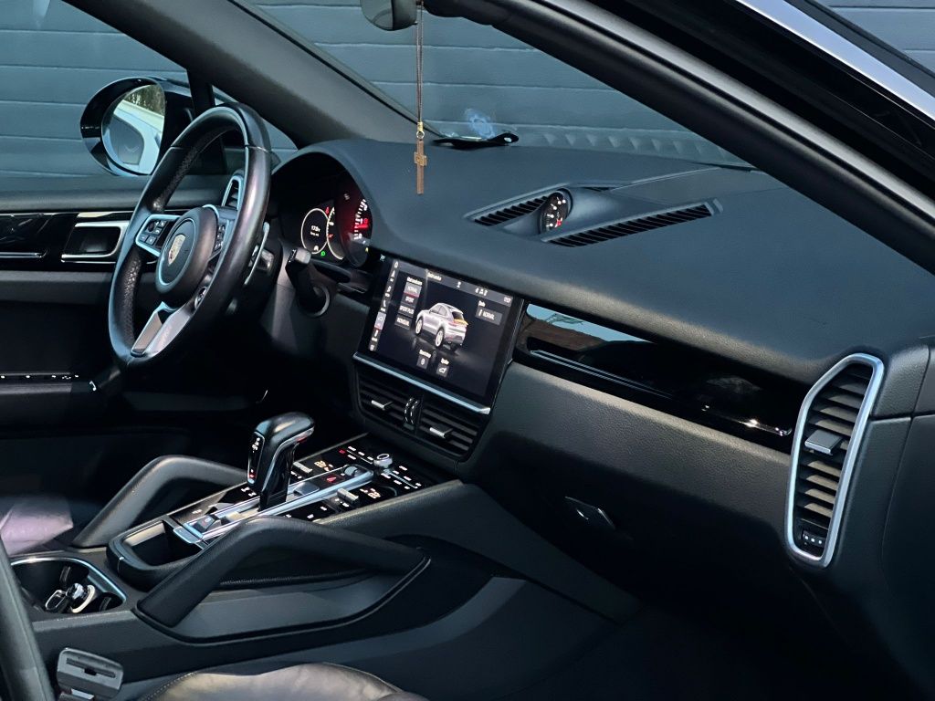 Porsche cayenne coupe an 2020.fără DAUNE. VARIANTE +/-dif.