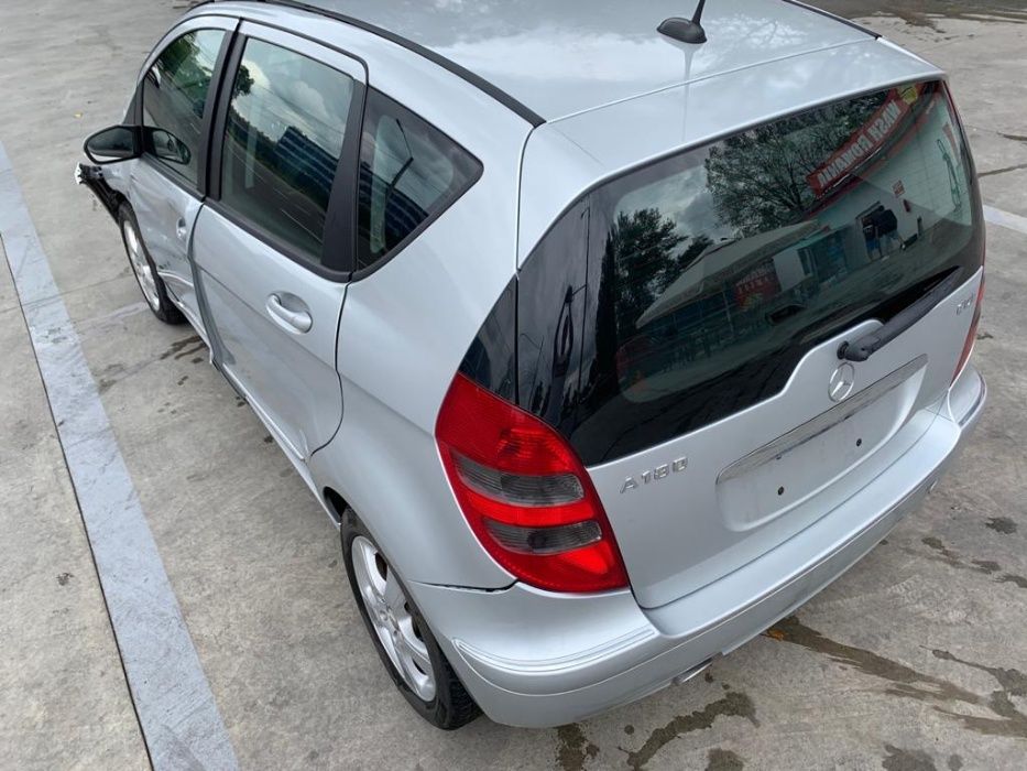 Dezmembrez mercedes a class w169 masina cu 50.000 km/a180 w169