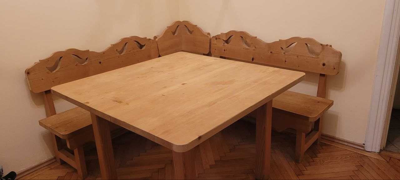 Coltar (masa cu banchete) din lemn masiv de brad