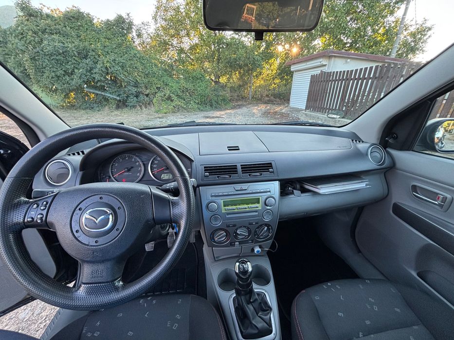 Мазда 2 , 2004г.