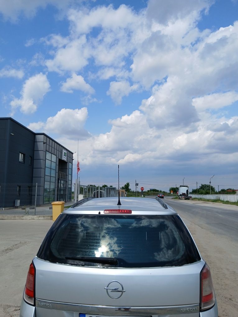Vând Opel astra h 1.7
