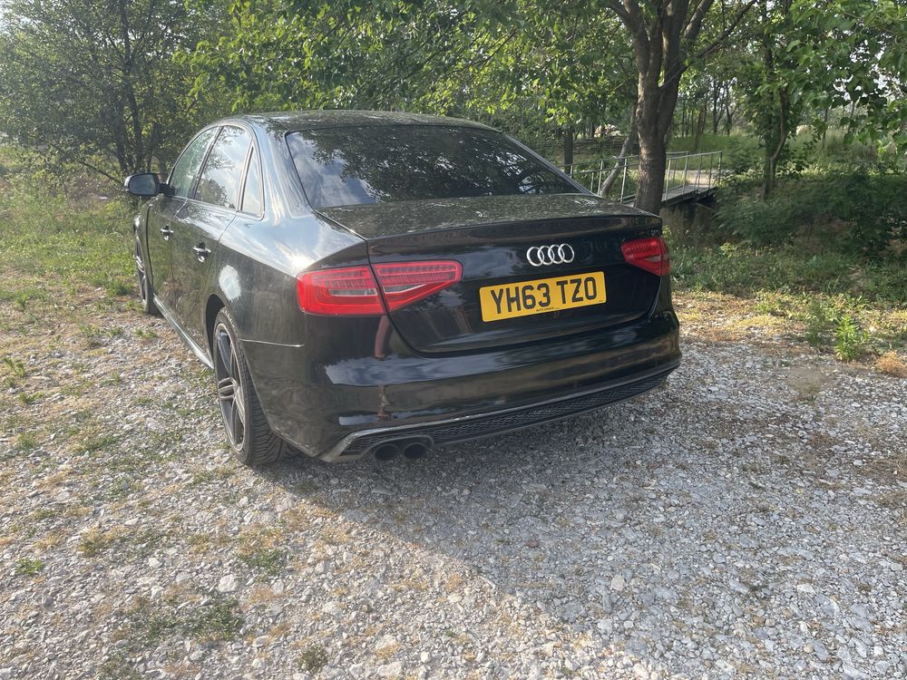Audi a4 2.0 Tdi 150 Black Edition 2013