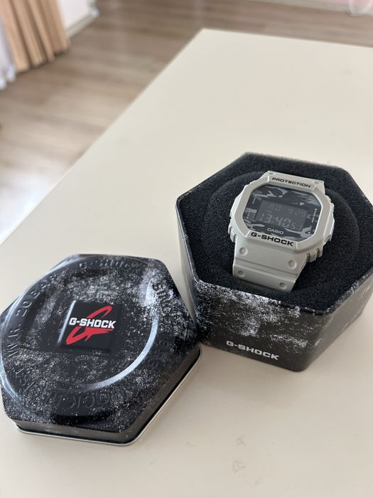 Мъжки часовник Casio G-Shock square
