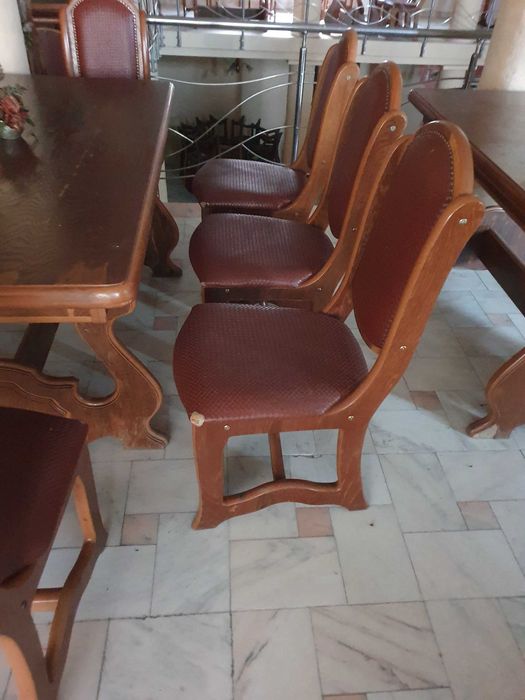 Mese si Scaune Restaurant