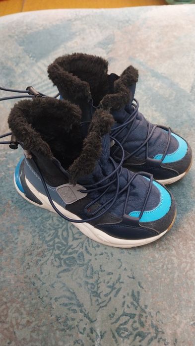 Vând ghetuțe M 26 stare f buna