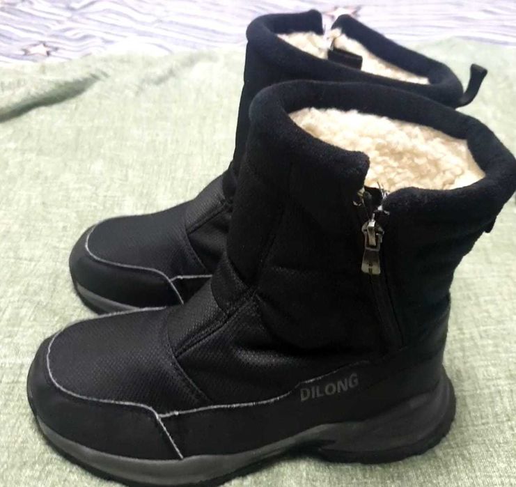 Vând cizme de zapada