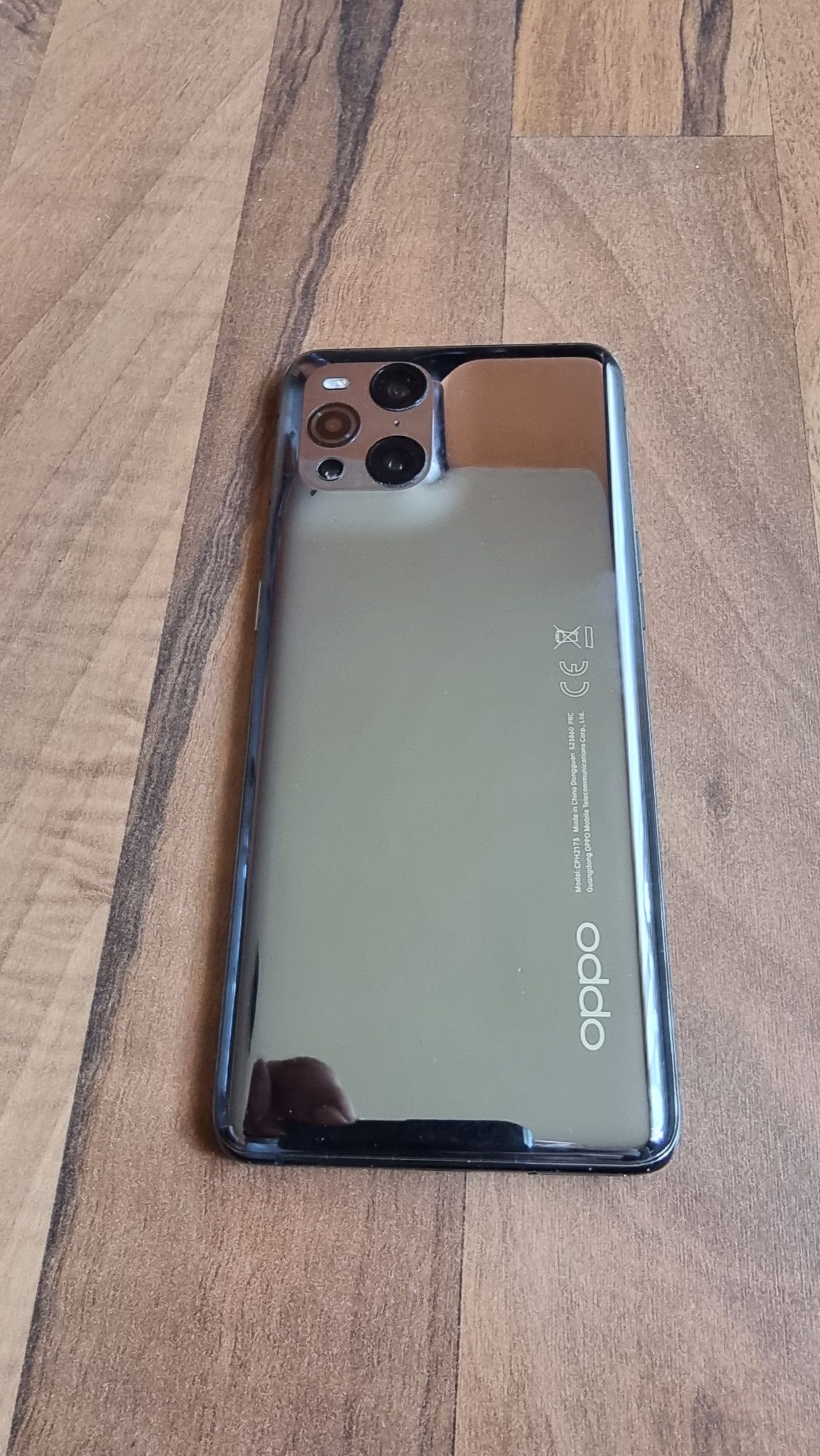 Vând telefon Oppo find X3Pro