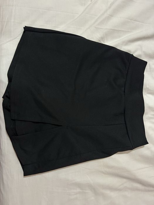 черна пола- къси гащи