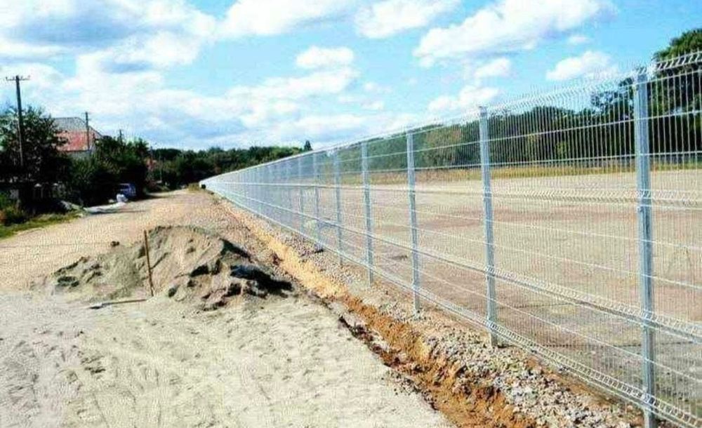 Garduri din plasa bordurata tabla cutată