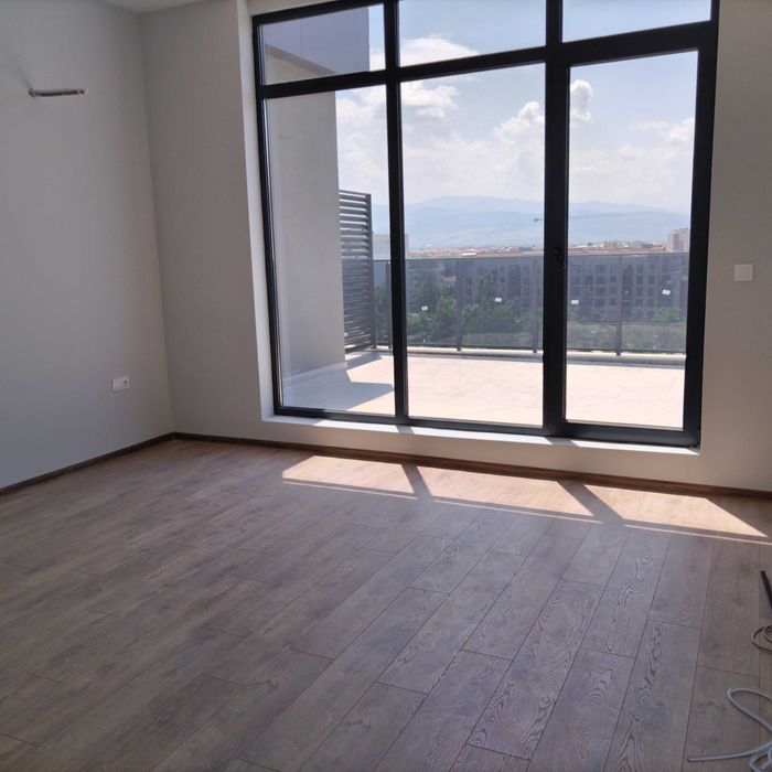 Продава се Тристаен апартамент в Пловдив, Христо Смирненски - 113 кв.м за 2080 €/кв.м - Снимка #1