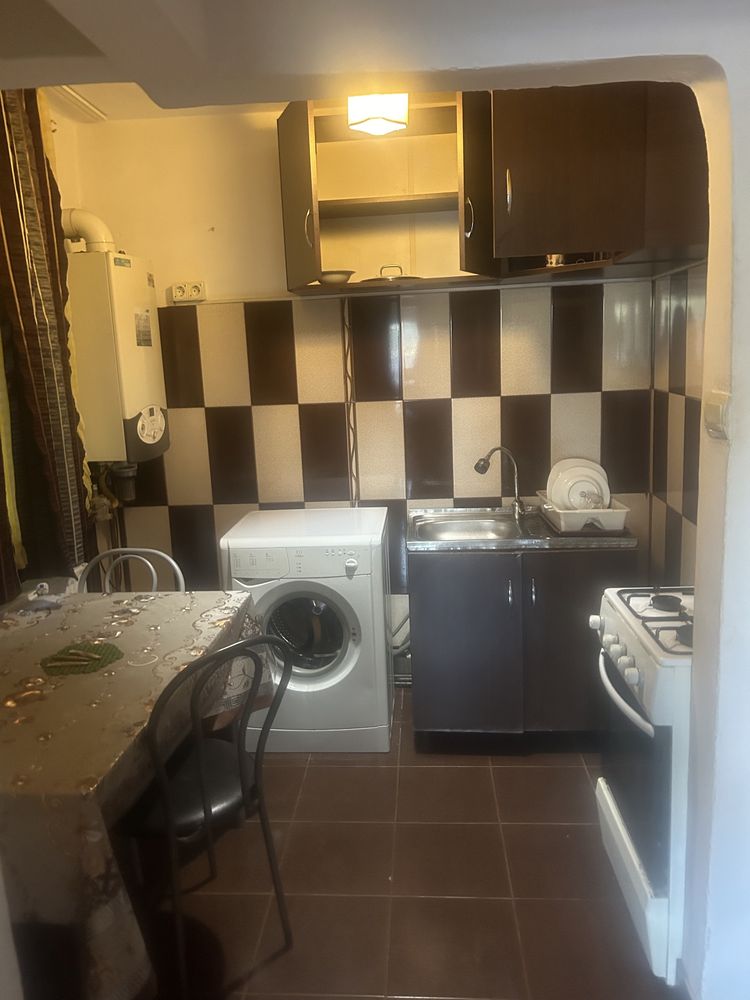 Închiriez apartament 2 camere în zona Aleea Plopilor,Târgu Jiu.