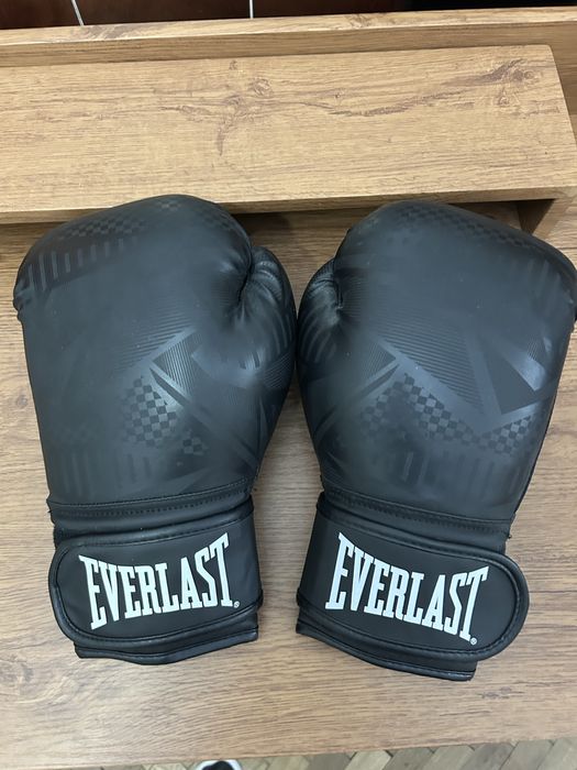 Боксови ръкавици Everlast 14 oz