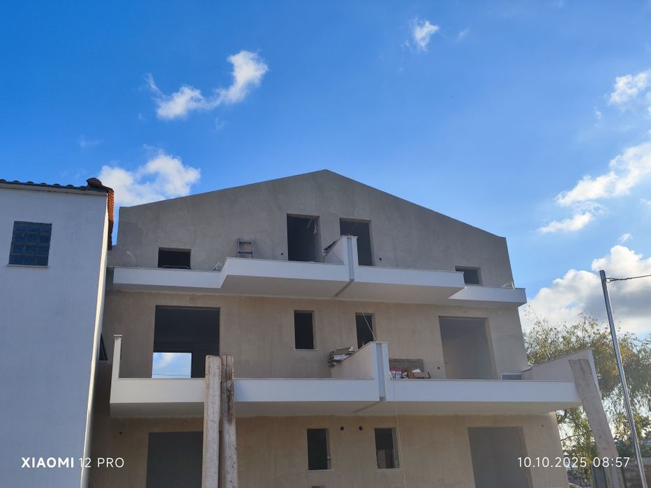 ПРОДАВА Мезонет в Паралия Офринио