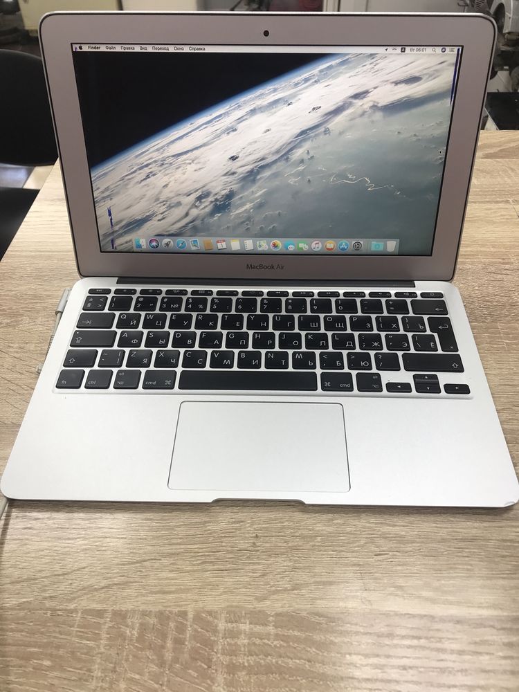 Macbook air inch-2011