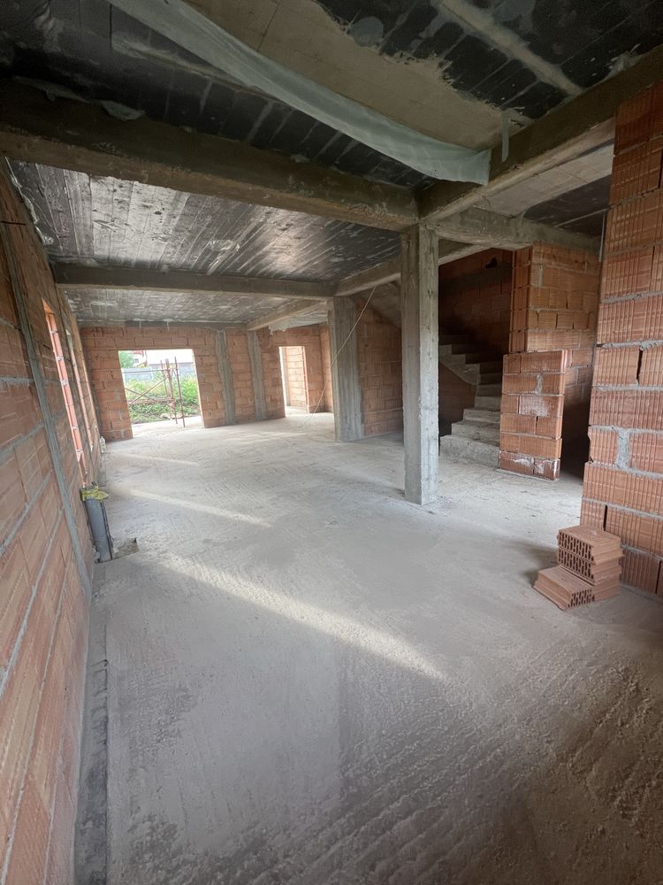 Proprietar vand duplex stil mediteranean langa de padure Str.Parului