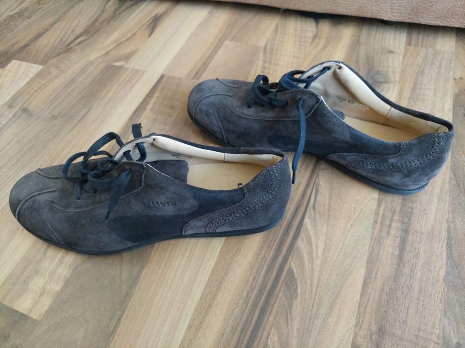 Pantofi LLOYD ,piele intoarsa,mărime 7 ( 40 )