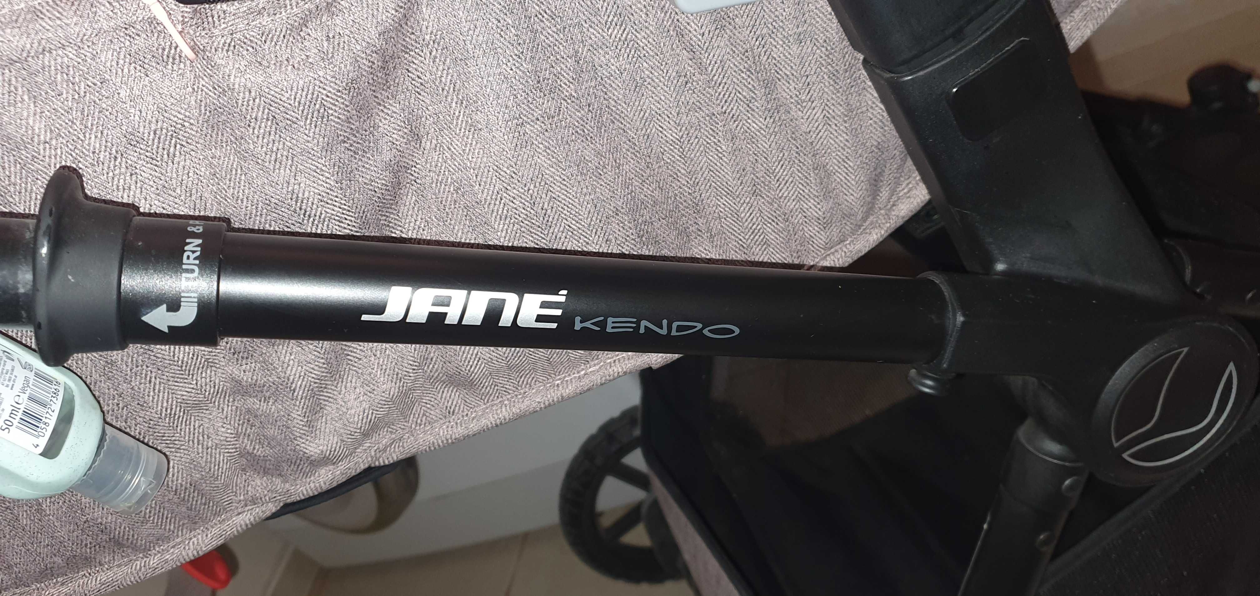 Количка Jane Kendo, намалена до края на месеца