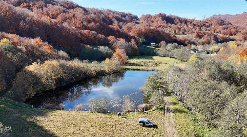 Teren cu lac, în sat Izvoarele Com. Cernești, jud. Maramureș
