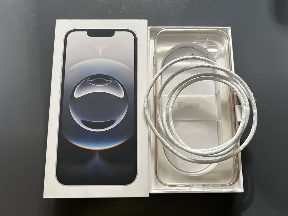Продавам Apple iPhone 16e 128GB