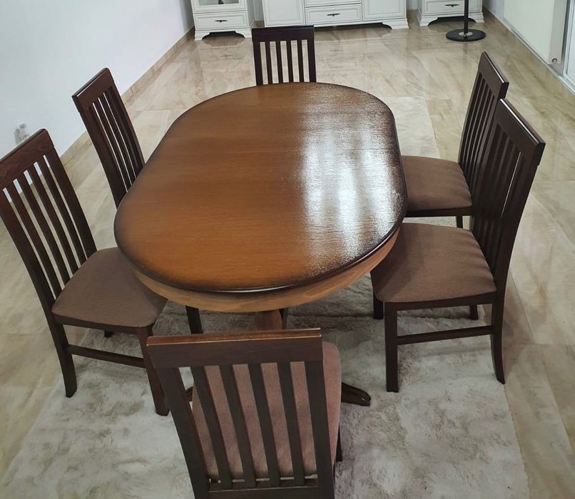 Masă din lemn masiv cu 6 scaune