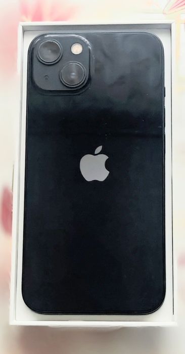 iPhone 13 в отличном состоянии