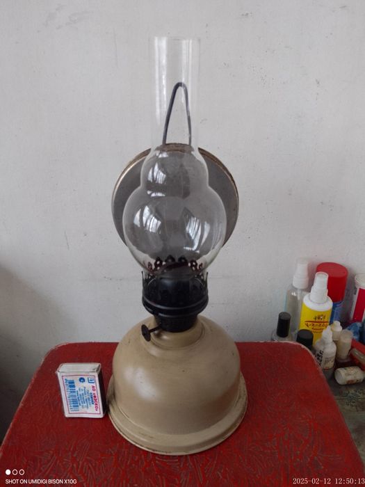 Продам настолный керосиновую лампу