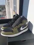 Air Jordan 1 Mid Olive green