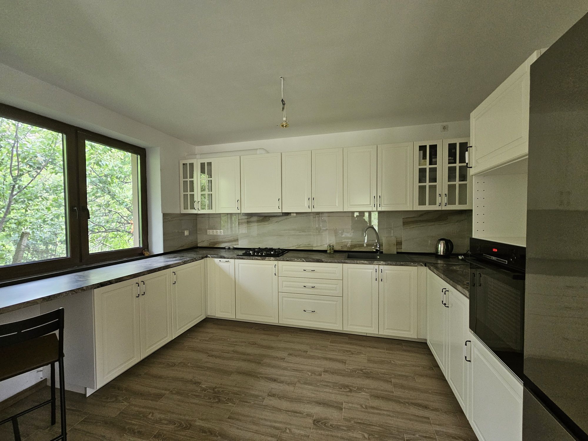 Proprietar vand casa D + P