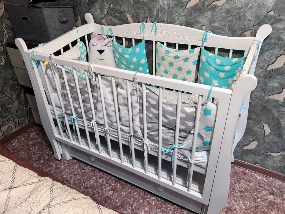 Детский кровать с люлькой почти новый