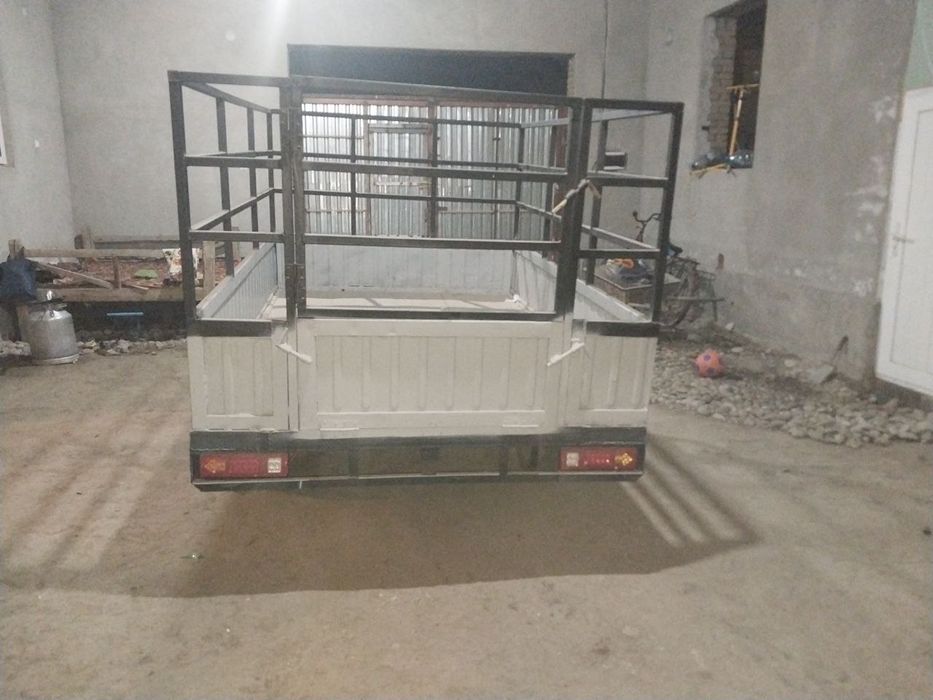 Прицеп для машины. Yuk toshish uchun prisep