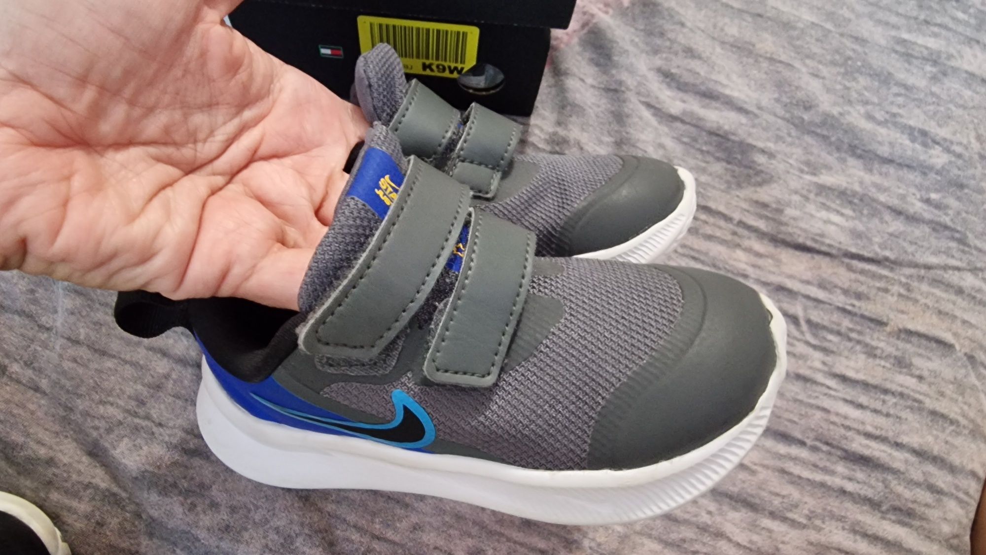 Лот от бебешки обувки Nike и сандали Tommy hilfiger