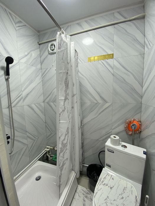 Урганч шахар Шарк бозор йонида 1 хонали квартира 28 кватрад