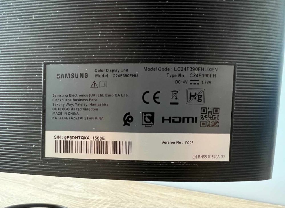Монитор Samsung C24F390FHU Извит