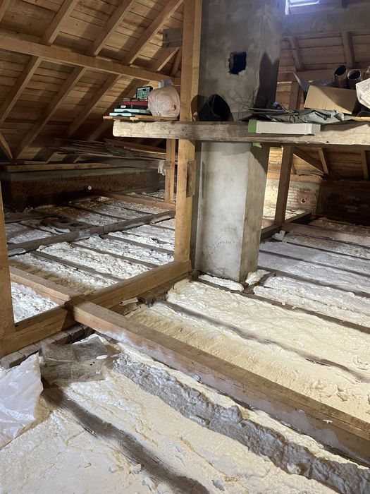 Izolatii cu Spuma poliuretanică Izolatii Bucovina