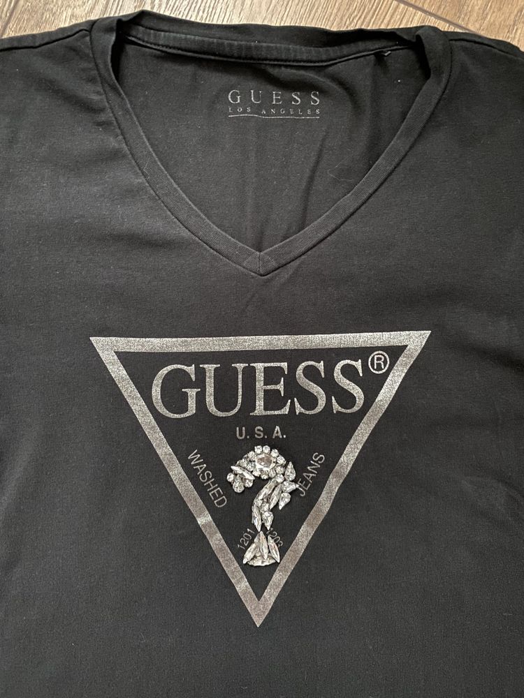 Дамски тениски и блузи GUESS