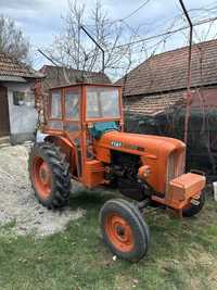 Vând tractor Fiat 411