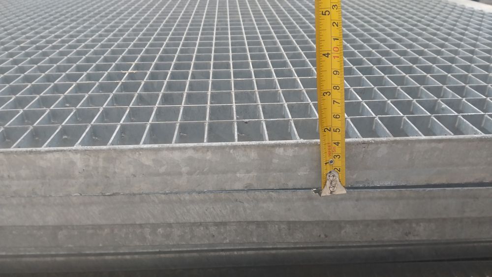 Grătare zincate la diferite dimensiuni