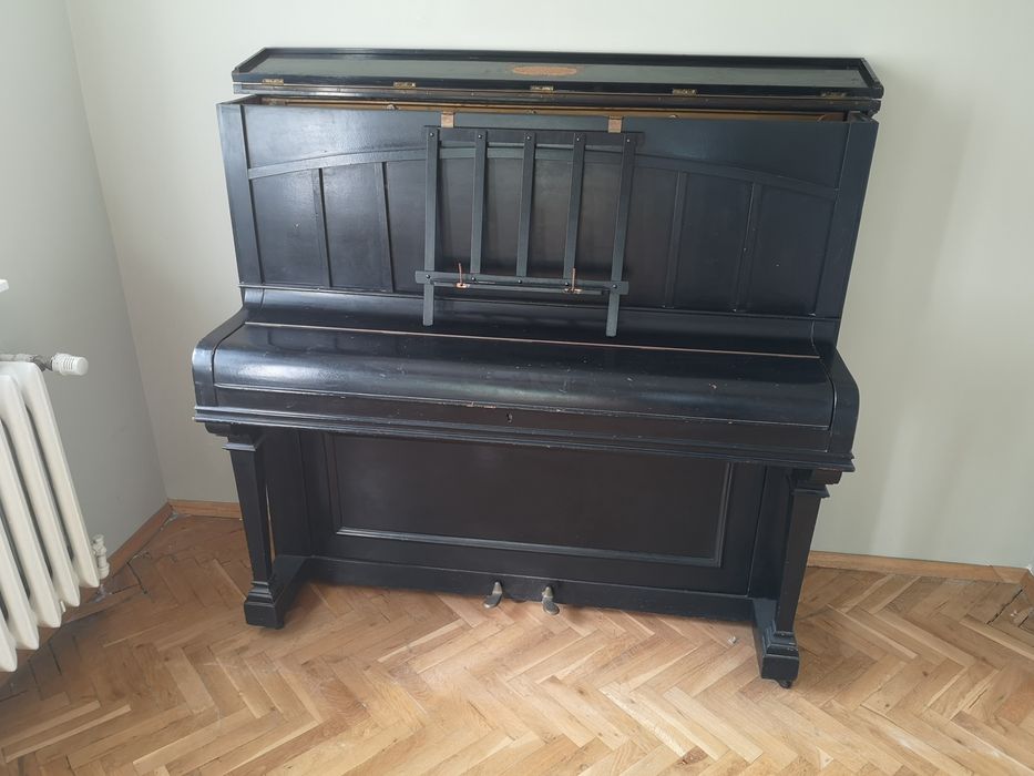 Подарявам старо английско пиано