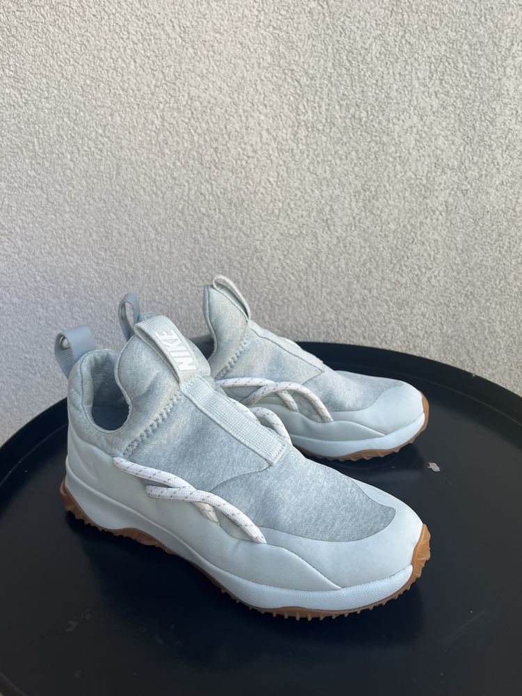 Nike маратонки 38