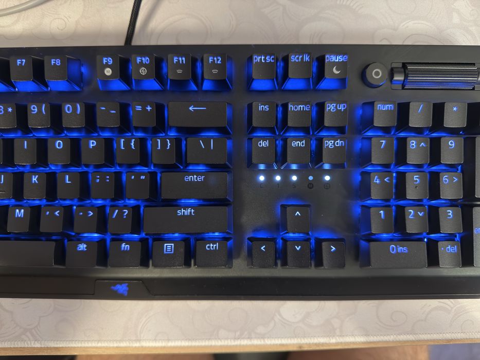 Razer BlackWidow V3 – механична геймърска клавиатура, като нова