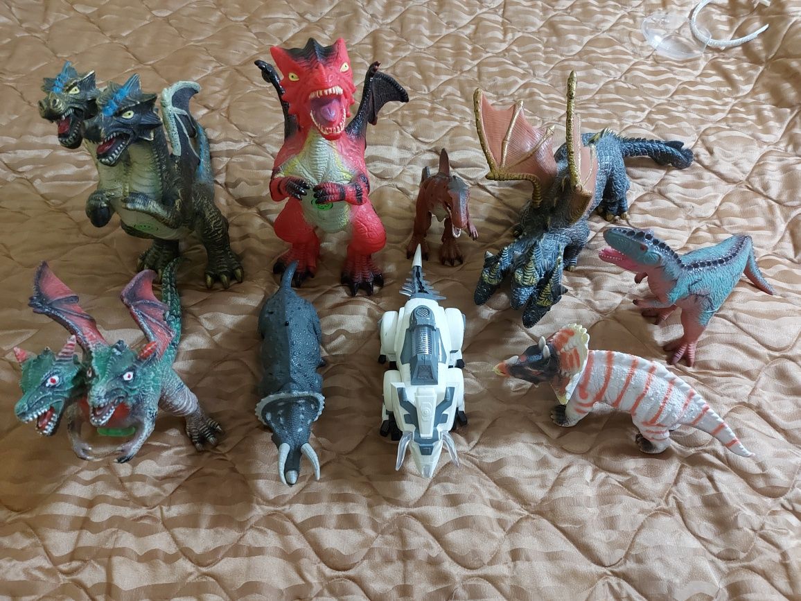 Динозавры драконы игрушки