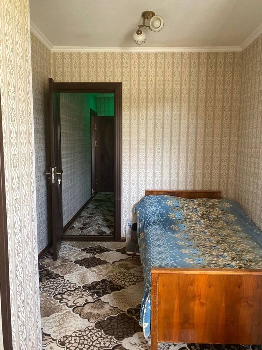 Kavartira sotiladi vagzal partyezd park orqa tomoni kafe feniks yonida